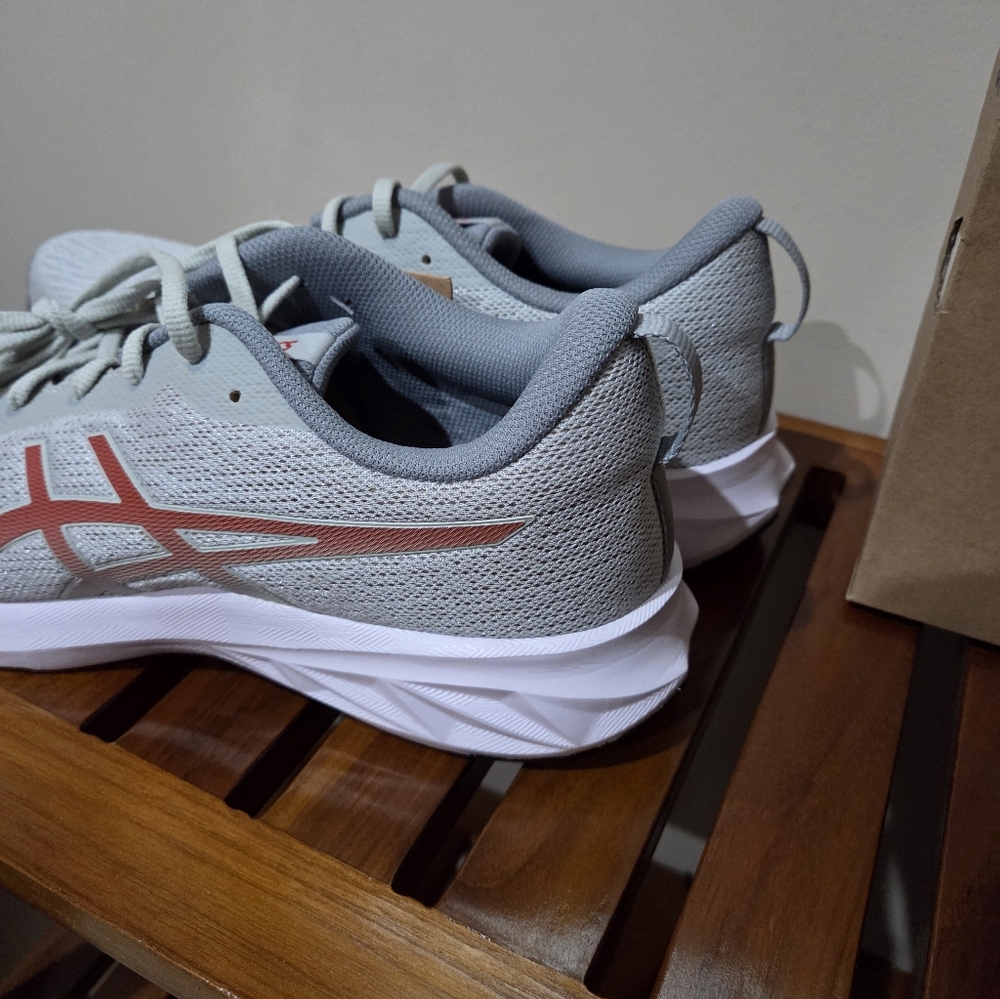 ASICS Men's Versablast 2 Light Sage/Spice Latte Sneakers Size 10.5, 11.5 - Picture 7 of 10